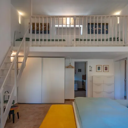 Flamingo Apartment